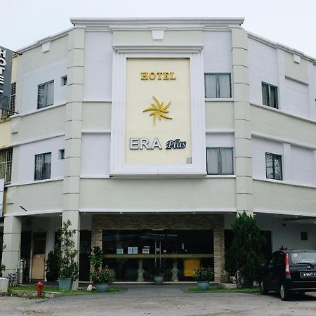 อีร่า พลัส โฮเต็ล Hotel เซอรีเคมบางัน ภายนอก รูปภาพ