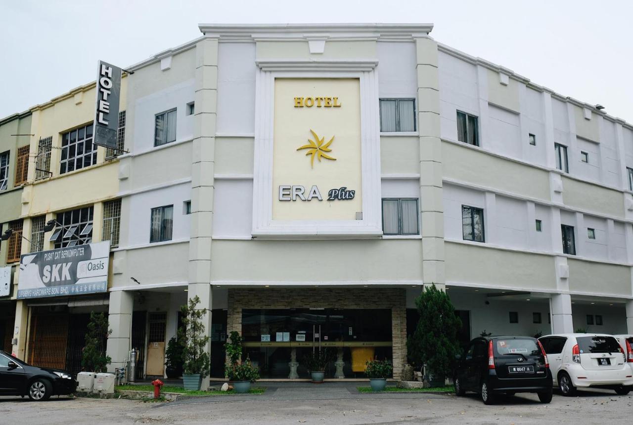 อีร่า พลัส โฮเต็ล Hotel เซอรีเคมบางัน ภายนอก รูปภาพ