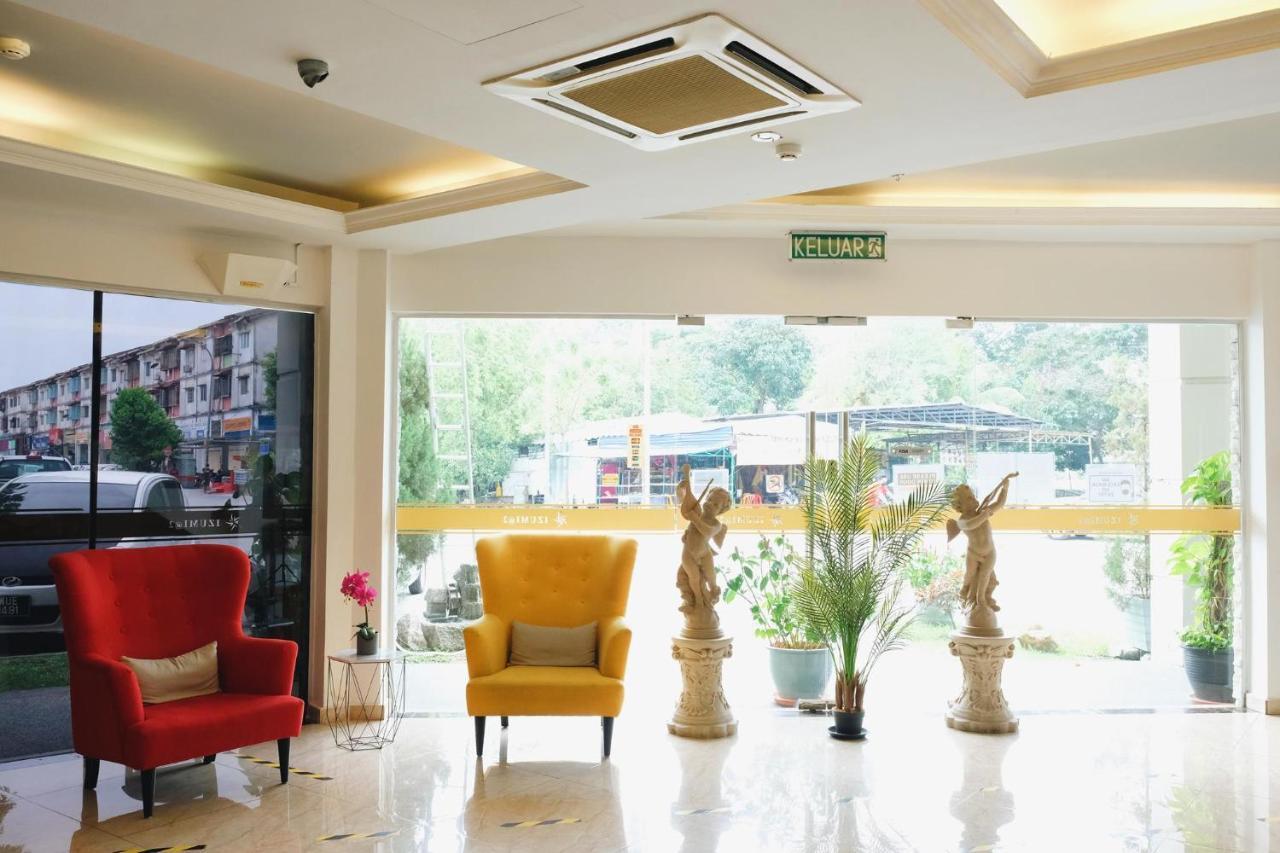 อีร่า พลัส โฮเต็ล Hotel เซอรีเคมบางัน ภายนอก รูปภาพ