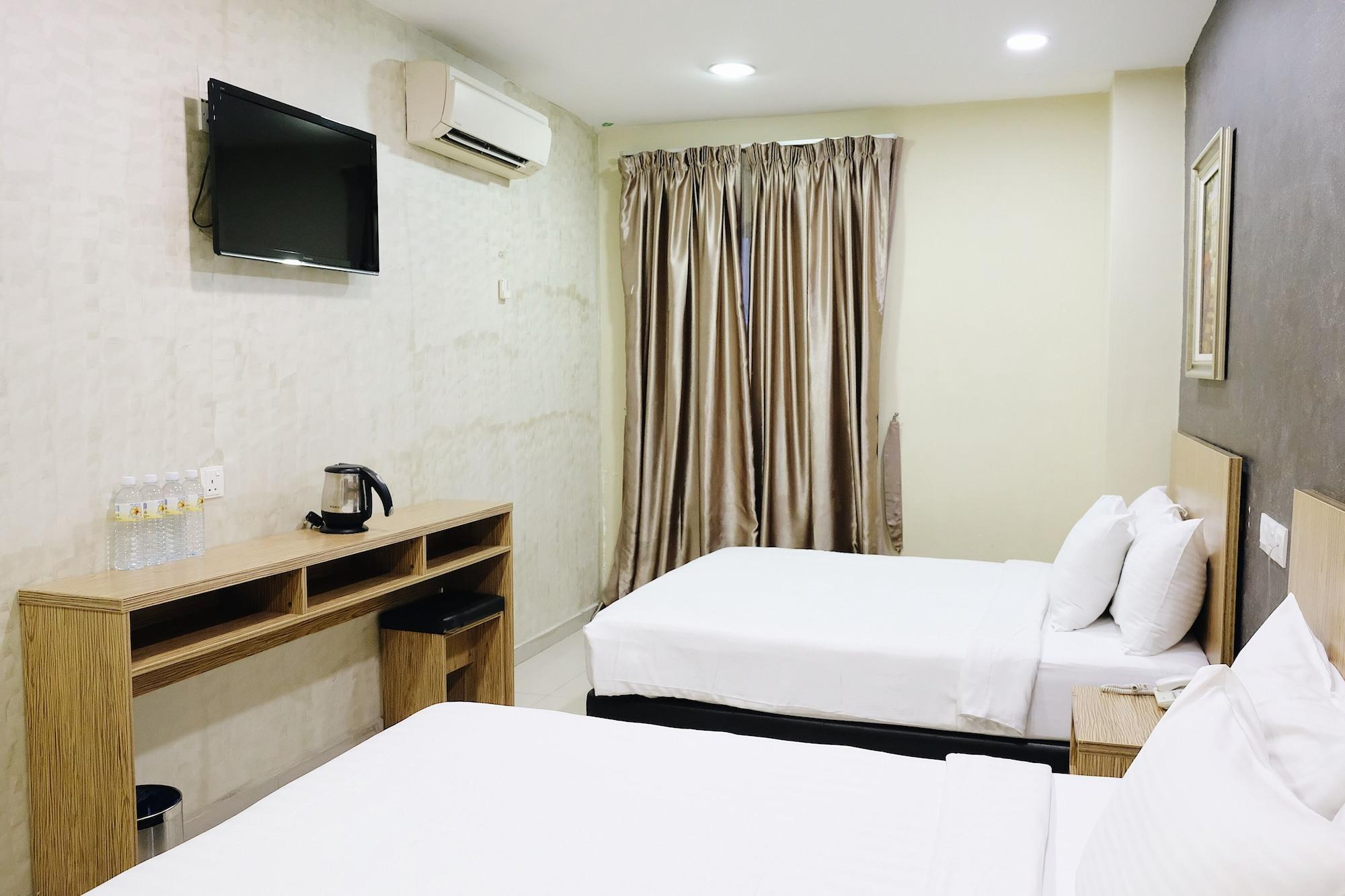อีร่า พลัส โฮเต็ล Hotel เซอรีเคมบางัน ภายนอก รูปภาพ