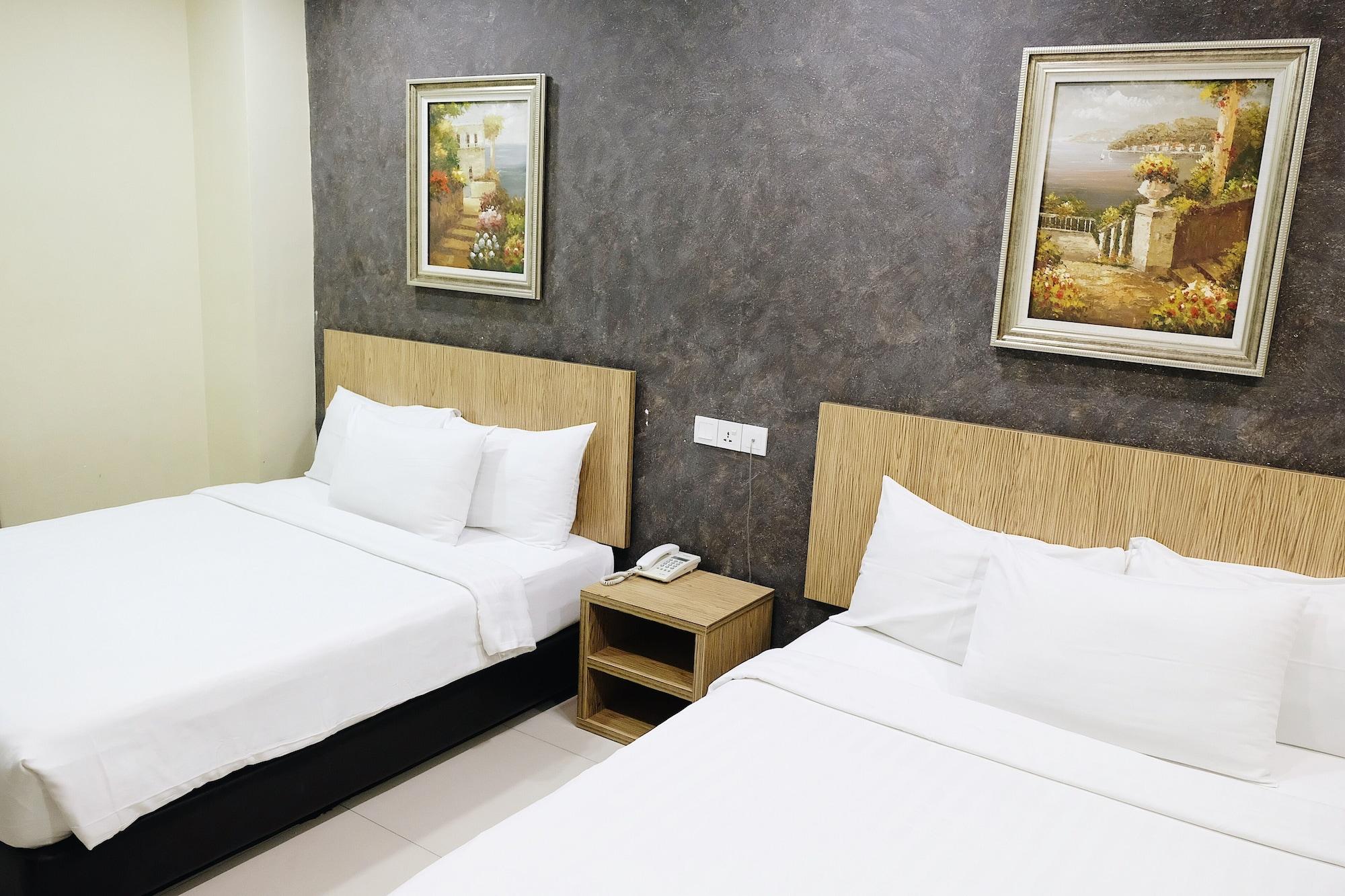 อีร่า พลัส โฮเต็ล Hotel เซอรีเคมบางัน ภายนอก รูปภาพ