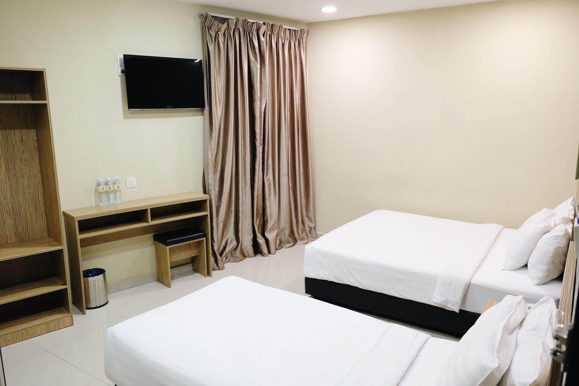 อีร่า พลัส โฮเต็ล Hotel เซอรีเคมบางัน ภายนอก รูปภาพ